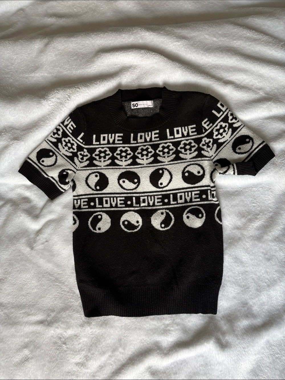 SO Black & White 'LOVE' Yin Yang Knit Crewneck Sweater - Girls M